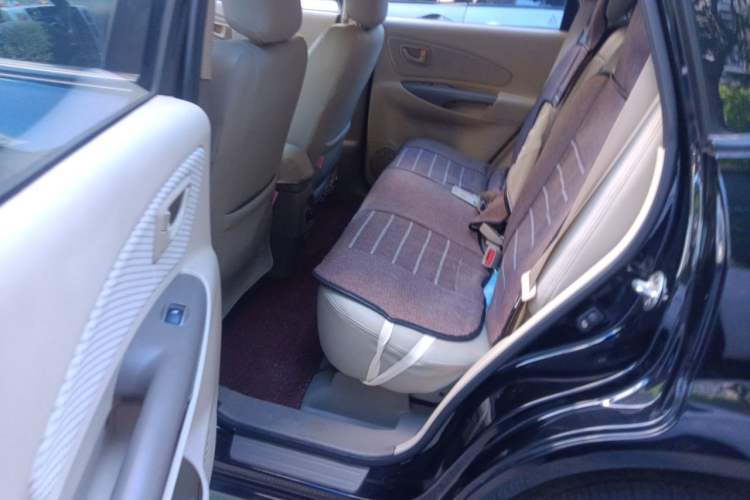 Used Hyundai Tucson 2013 2.0L Manual Two-Wheel Drive Fashion Edition Left Rear Seat