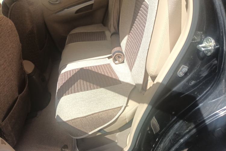 Used Hyundai Tucson 2013 2.0L Automatic Two-Wheel Drive Comfort Version Left Rear Seat