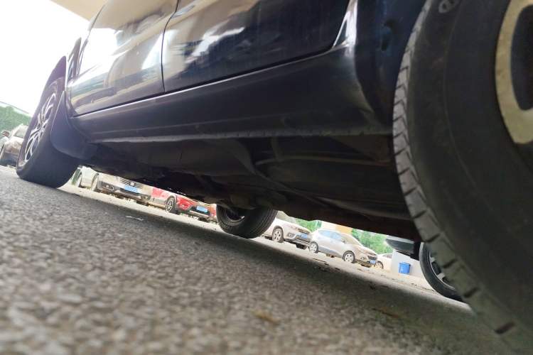 Used Hyundai Tucson 2013 2.0L Automatic Two-Wheel Drive Comfort Version Left Side Sill