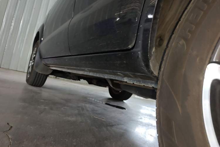 Used Hyundai Tucson 2013 2.0L Manual Two-Wheel Drive Fashion Edition Left Side Sill
