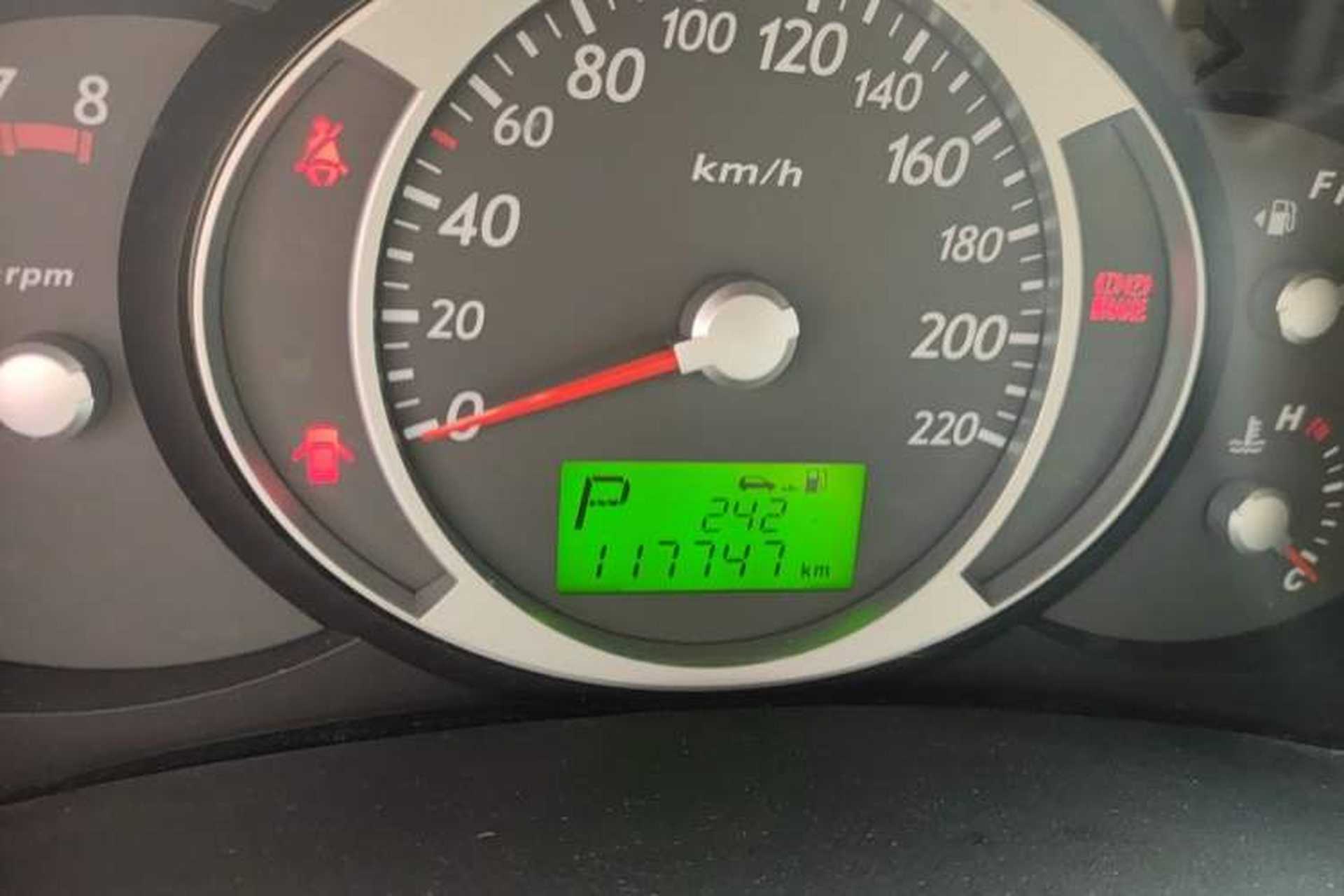 Used Hyundai Tucson 2013 2.0L Automatic Two-Wheel Drive Comfort Version Odometer Close Up