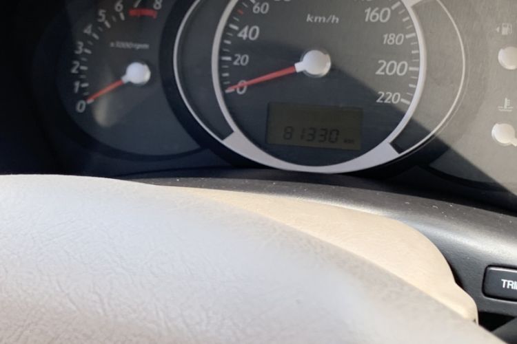 Used Hyundai Tucson 2013 2.0L Manual 4x4 Luxury Version Odometer Close Up
