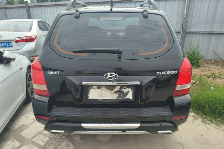 Used Hyundai Tucson 2013 2.0L Manual Two-Wheel Drive Fashion Edition Rear