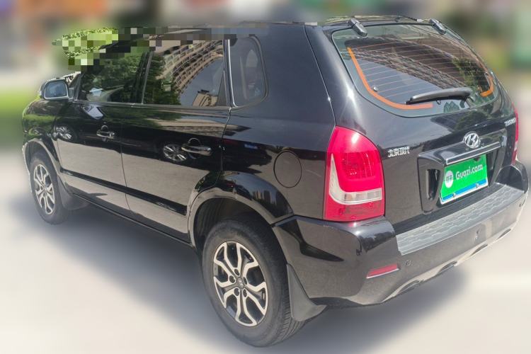 Used Hyundai Tucson 2013 2.0L Manual Two-Wheel Drive Fashion Edition Rear Left 45 Deg