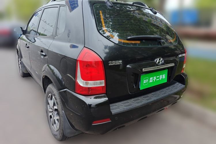 Used Hyundai Tucson 2013 2.0L Manual Two-Wheel Drive Fashion Edition Rear Left 45 Deg