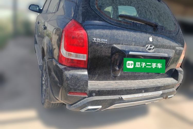 Used Hyundai Tucson 2013 2.0L Manual Two-Wheel Drive Fashion Edition Rear Left 45 Deg