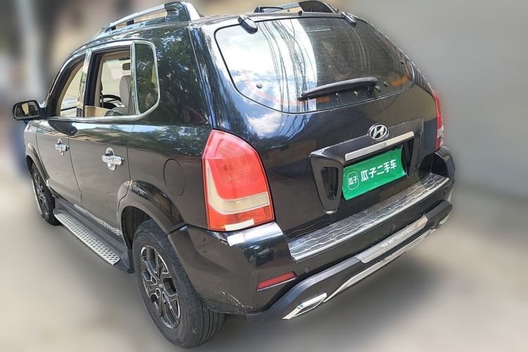 Used Hyundai Tucson 2013 2.0L Manual Two-Wheel Drive Fashion Edition Rear Left 45 Deg