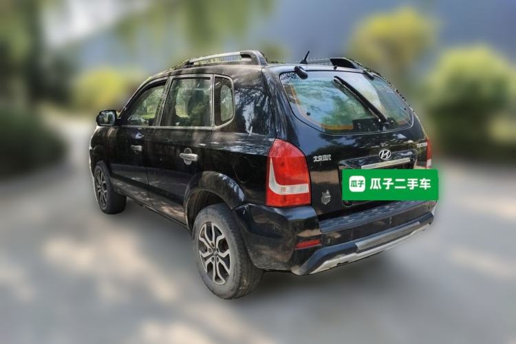 Used Hyundai Tucson 2013 2.0L Manual Two-Wheel Drive Fashion Edition Rear Left 45 Deg