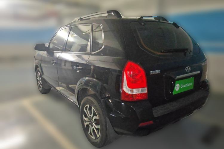 Used Hyundai Tucson 2013 2.0L Manual Two-Wheel Drive Fashion Edition Rear Left 45 Deg