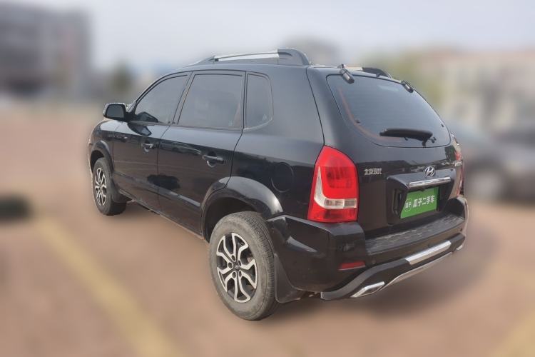 Used Hyundai Tucson 2013 2.0L Manual Two-Wheel Drive Fashion Edition Rear Left 45 Deg