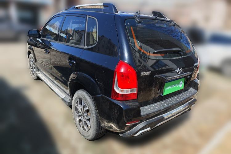 Used Hyundai Tucson 2013 2.0L Manual Two-Wheel Drive Fashion Edition Rear Left 45 Deg