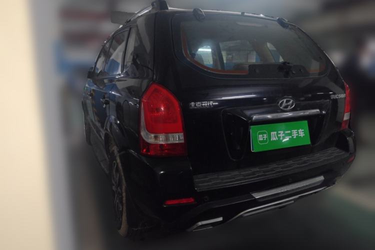 Used Hyundai Tucson 2013 2.0L Manual Two-Wheel Drive Fashion Edition Rear Left 45 Deg