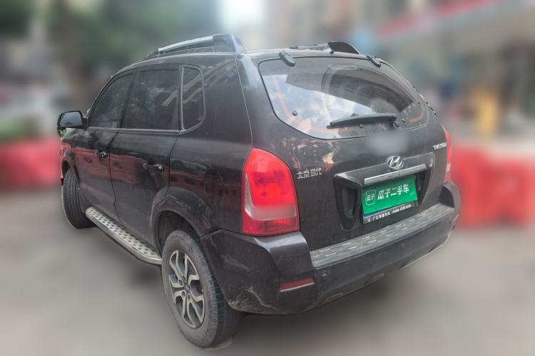 Used Hyundai Tucson 2013 2.0L Manual Two-Wheel Drive Fashion Edition Rear Left 45 Deg