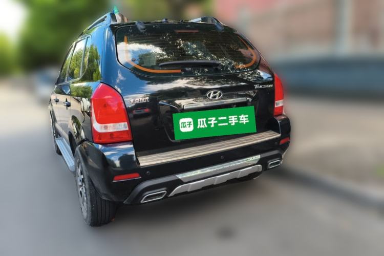 Used Hyundai Tucson 2013 2.0L Manual Two-Wheel Drive Fashion Edition Rear Left 45 Deg