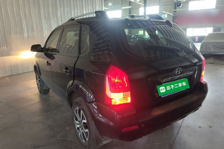 Used Hyundai Tucson 2013 2.0L Manual Two-Wheel Drive Fashion Edition Rear Left 45 Deg