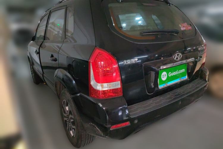 Used Hyundai Tucson 2013 2.0L Manual Two-Wheel Drive Fashion Edition Rear Left 45 Deg