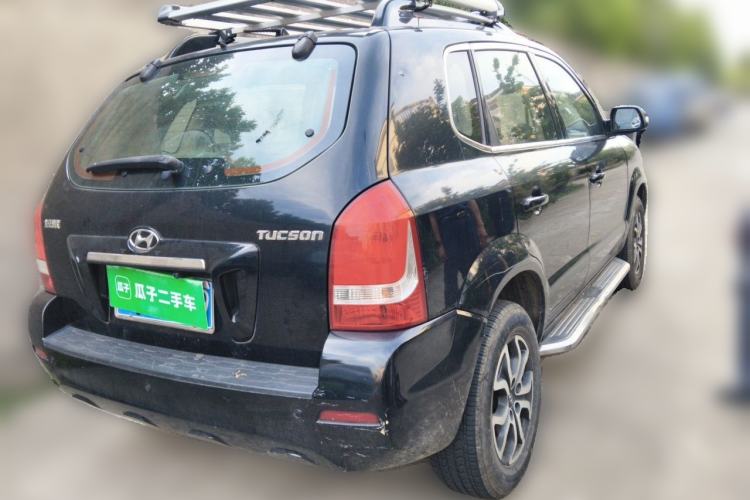 Used Hyundai Tucson 2013 2.0L Manual Two-Wheel Drive Fashion Edition Rear Right 45 Deg