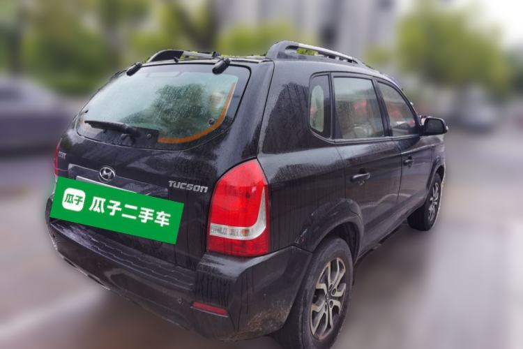 Used Hyundai Tucson 2013 2.0L Manual Two-Wheel Drive Fashion Edition Rear Right 45 Deg