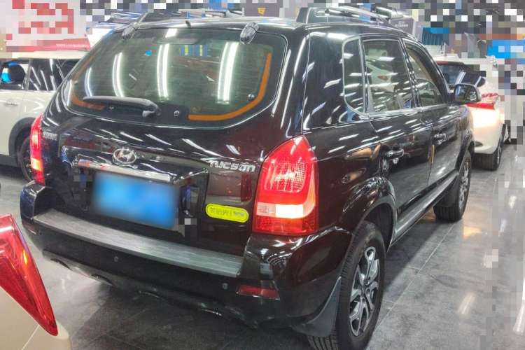 Used Hyundai Tucson 2013 2.0L Manual Two-Wheel Drive Fashion Edition Rear Right 45 Deg