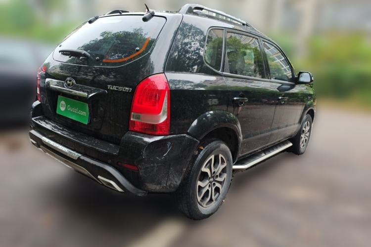 Used Hyundai Tucson 2013 2.0L Manual Two-Wheel Drive Comfort Version Rear Right 45 Deg