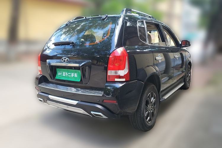 Used Hyundai Tucson 2013 2.0L Manual Two-Wheel Drive Fashion Edition Rear Right 45 Deg