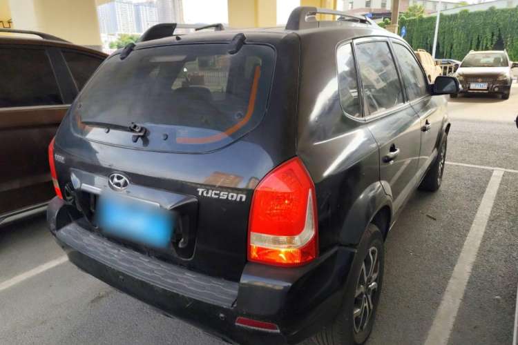 Used Hyundai Tucson 2013 2.0L Automatic Two-Wheel Drive Comfort Version Rear Right 45 Deg