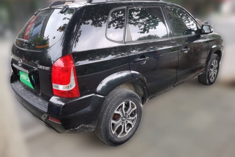 Used Hyundai Tucson 2013 2.0L Automatic Two-Wheel Drive Comfort Version Rear Right 45 Deg