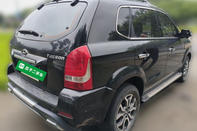 Used Hyundai Tucson 2013 2.0L Manual Two-Wheel Drive Fashion Edition Rear Right 45 Deg