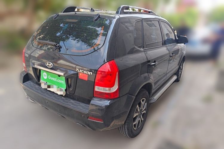 Used Hyundai Tucson 2013 2.0L Manual Two-Wheel Drive Fashion Edition Rear Right 45 Deg