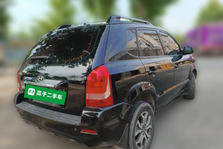 Used Hyundai Tucson 2013 2.0L Automatic Two-Wheel Drive Comfort Version Rear Right 45 Deg