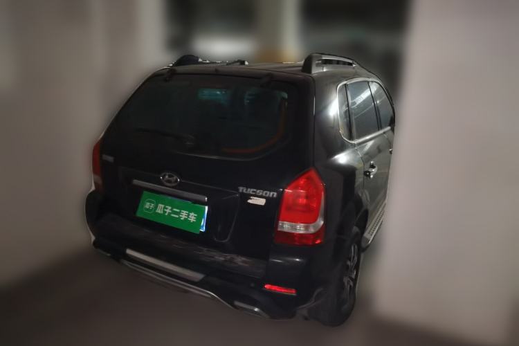 Used Hyundai Tucson 2013 2.0L Manual Two-Wheel Drive Fashion Edition Rear Right 45 Deg