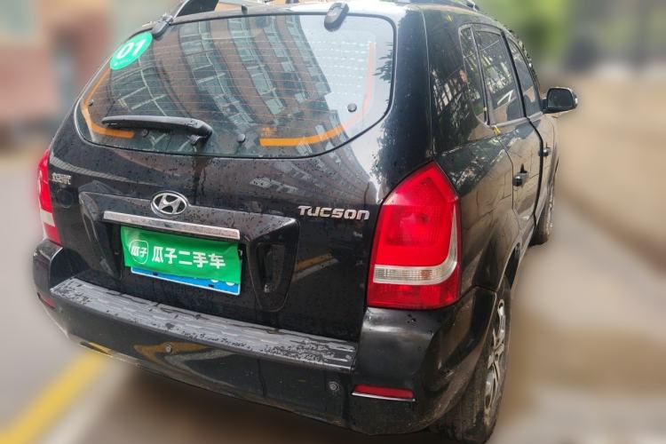 Used Hyundai Tucson 2013 2.0L Manual Two-Wheel Drive Fashion Edition Rear Right 45 Deg