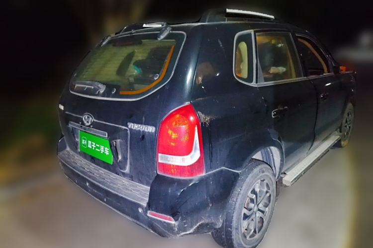 Used Hyundai Tucson 2013 2.0L Manual Two-Wheel Drive Fashion Edition Rear Right 45 Deg