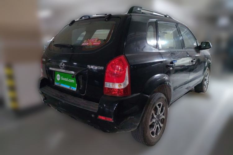 Used Hyundai Tucson 2013 2.0L Manual Two-Wheel Drive Fashion Edition Rear Right 45 Deg