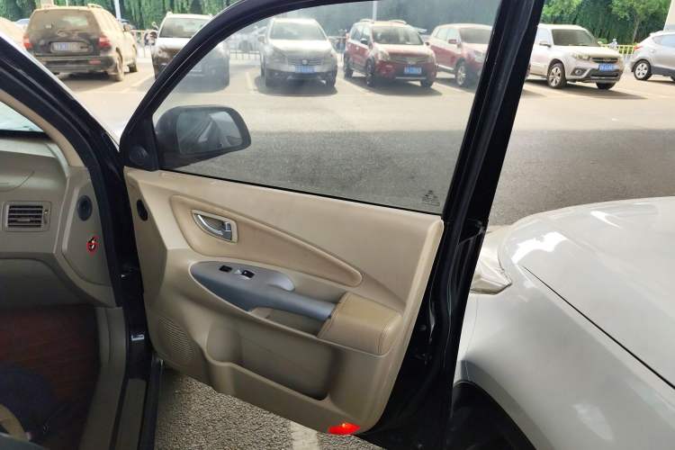Used Hyundai Tucson 2013 2.0L Automatic Two-Wheel Drive Comfort Version Right Front Door Interior