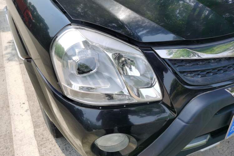 Used Hyundai Tucson 2013 2.0L Manual Two-Wheel Drive Fashion Edition Right Front Headlight