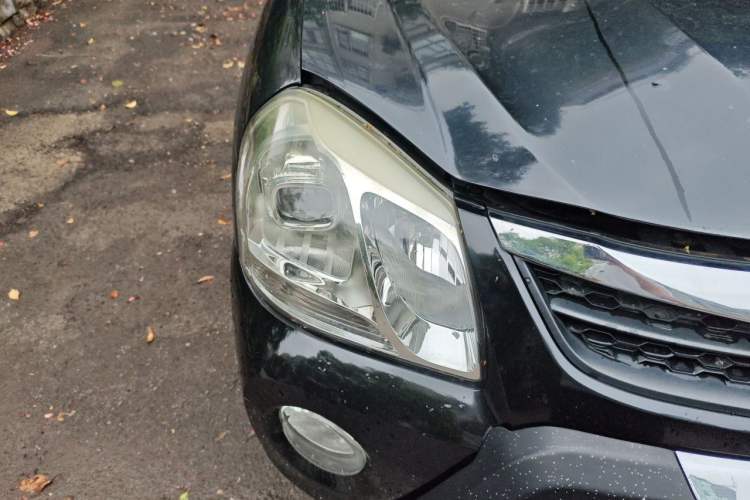 Used Hyundai Tucson 2013 2.0L Manual Two-Wheel Drive Comfort Version Right Front Headlight