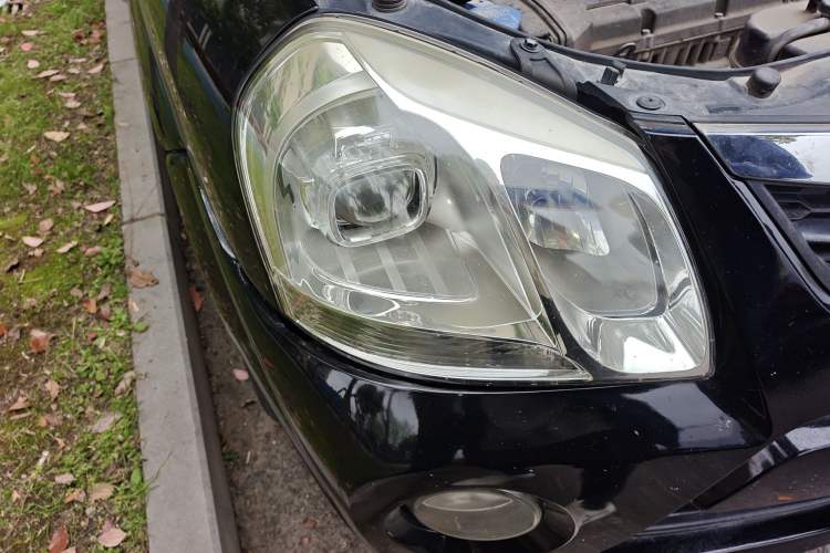 Used Hyundai Tucson 2013 2.0L Manual Two-Wheel Drive Fashion Edition Right Front Headlight
