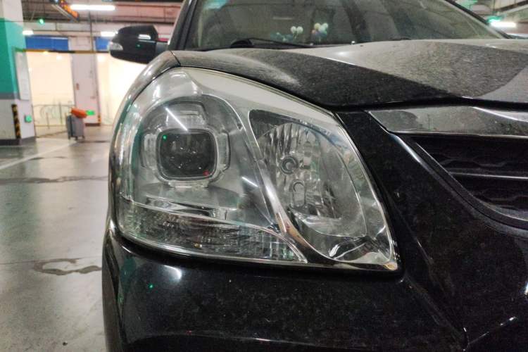 Used Hyundai Tucson 2013 2.0L Manual Two-Wheel Drive Fashion Edition Right Front Headlight