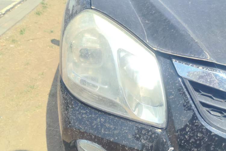 Used Hyundai Tucson 2013 2.0L Automatic Two-Wheel Drive Comfort Version Right Front Headlight