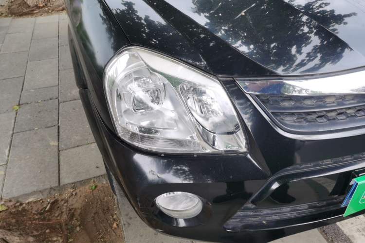 Used Hyundai Tucson 2013 2.0L Automatic Two-Wheel Drive Comfort Version Right Front Headlight