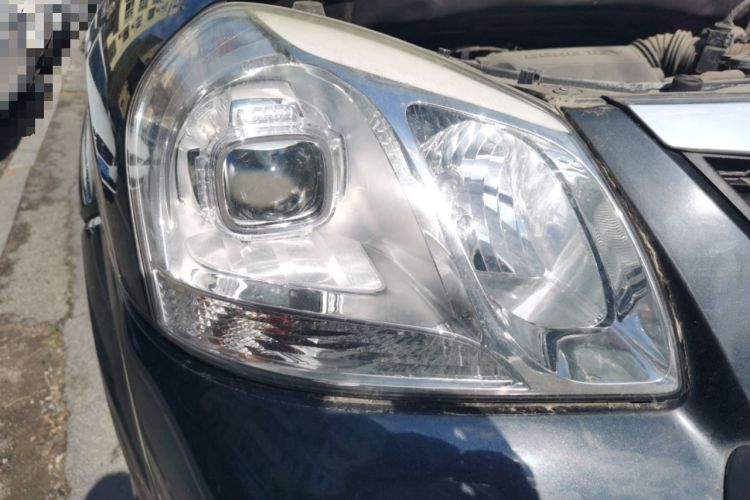 Used Hyundai Tucson 2013 2.0L Automatic Two-Wheel Drive Comfort Version Right Front Headlight