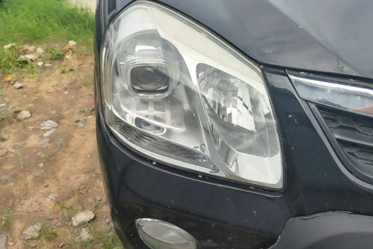 Used Hyundai Tucson 2013 2.0L Manual Two-Wheel Drive Fashion Edition Right Front Headlight