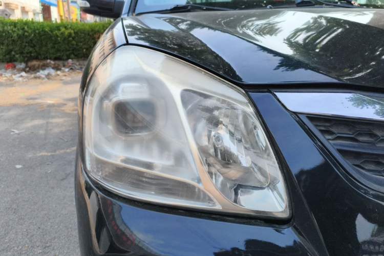 Used Hyundai Tucson 2013 2.0L Automatic Two-Wheel Drive Comfort Version Right Front Headlight