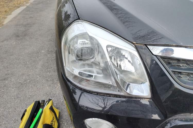 Used Hyundai Tucson 2013 2.0L Automatic Two-Wheel Drive Comfort Version Right Front Headlight