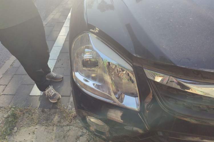 Used Hyundai Tucson 2013 2.0L Manual Two-Wheel Drive Fashion Edition Right Front Headlight