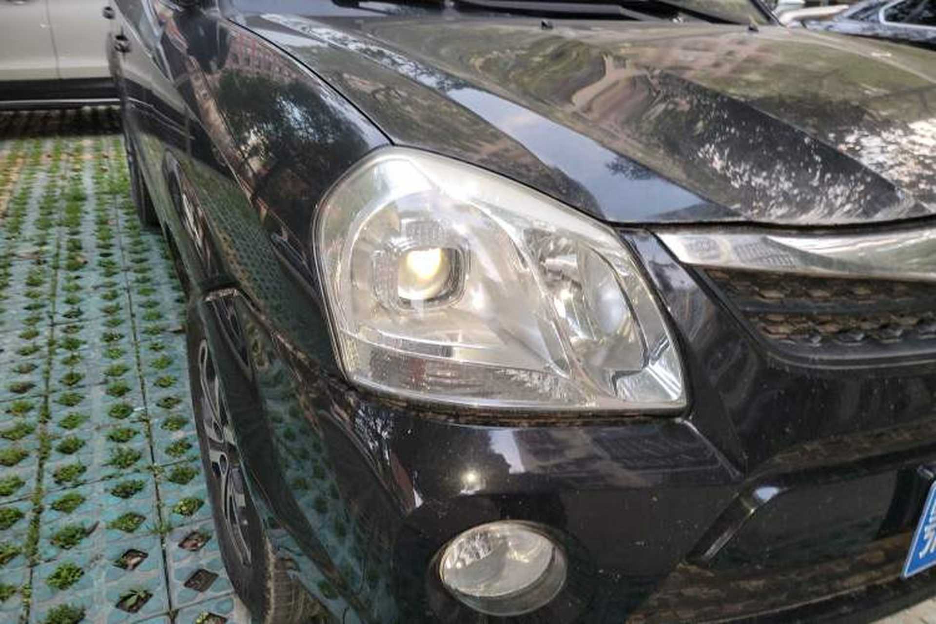 Used Hyundai Tucson 2013 2.0L Automatic Two-Wheel Drive Comfort Version Right Front Headlight