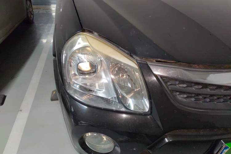 Used Hyundai Tucson 2013 2.0L Manual Two-Wheel Drive Fashion Edition Right Front Headlight