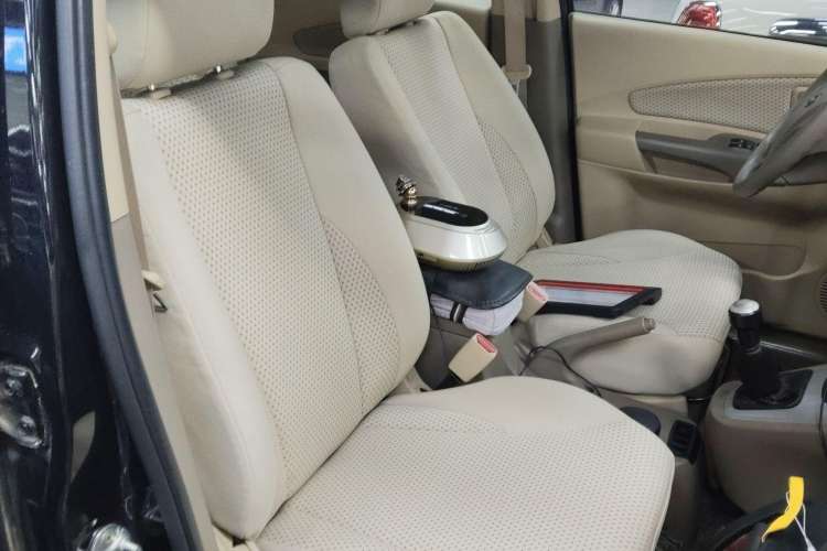 Used Hyundai Tucson 2013 2.0L Manual Two-Wheel Drive Fashion Edition Right Front Seat
