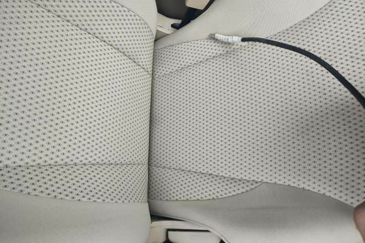 Used Hyundai Tucson 2013 2.0L Manual Two-Wheel Drive Fashion Edition Right Front Seat